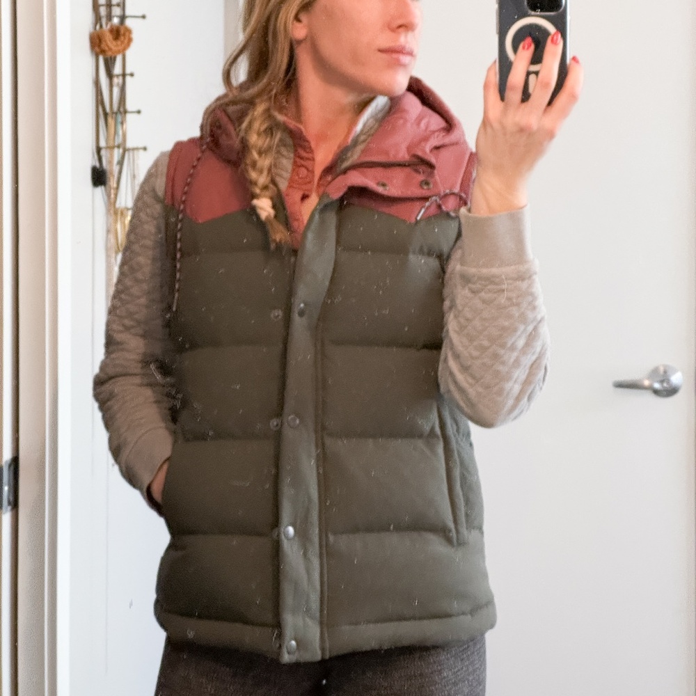 Patagonia Women's Bivy Hooded Down Vest Size Medium